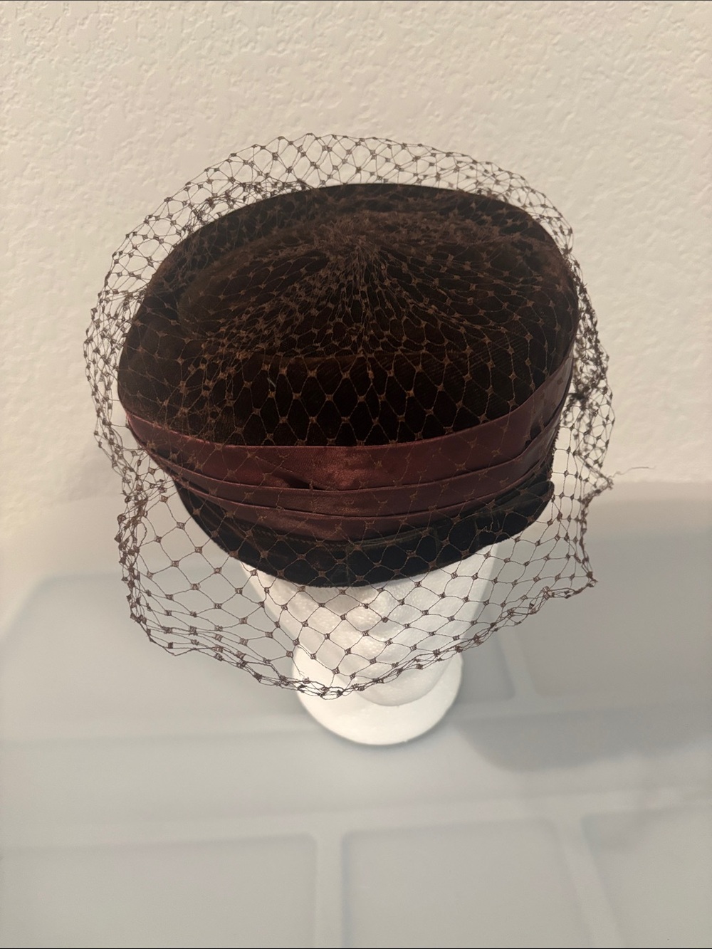 VTG Burgundy 60s Velvet Pillbox hat w/matching birdcage veil & ribbon USA made